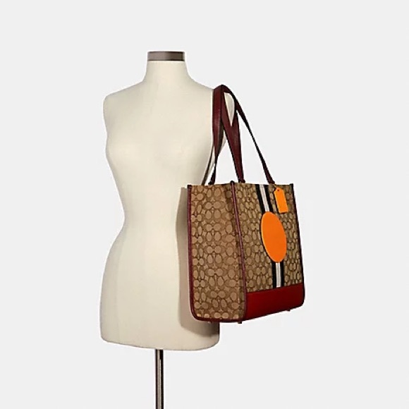 NWT!COACH DEMPSEY TOTE IN SIGNATURE JACQUARD WITH STRIPE AND COACH PATCH (1917) - Picture 8 of 8